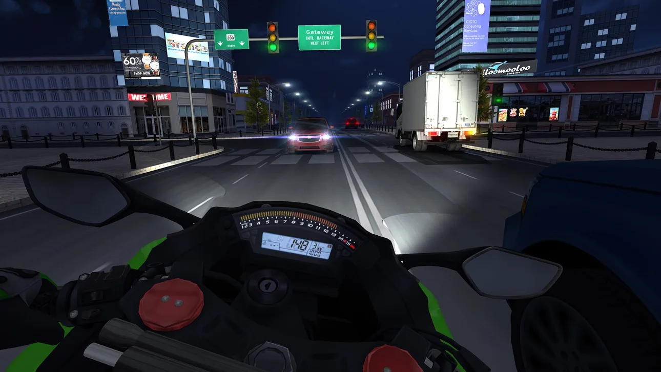 Traffic Rider — ночная трасса: фары встречных машин и мокрый асфальт